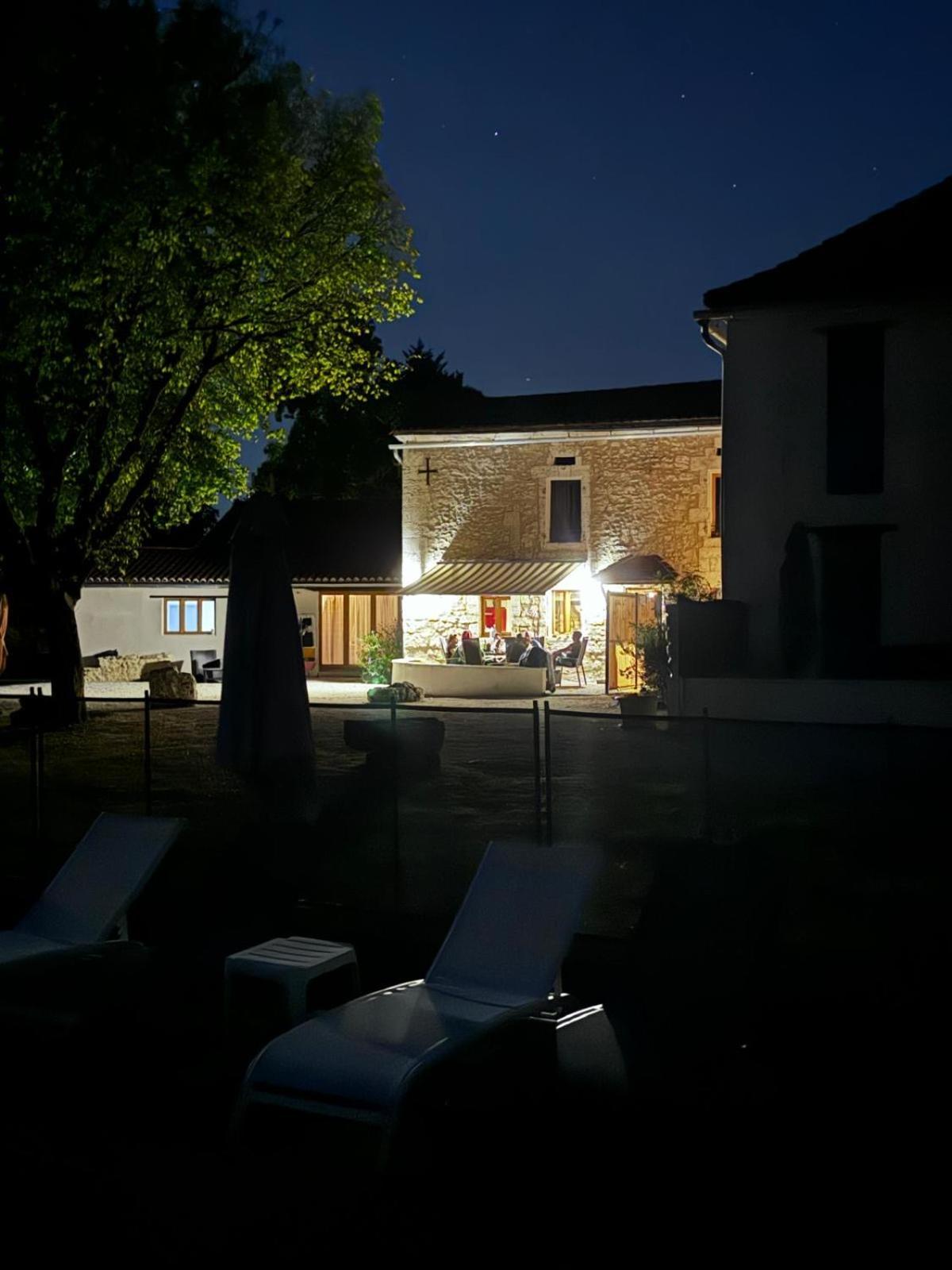 הוילה Saint-Just  Domaine De La Roche Chabrelle מראה חיצוני תמונה